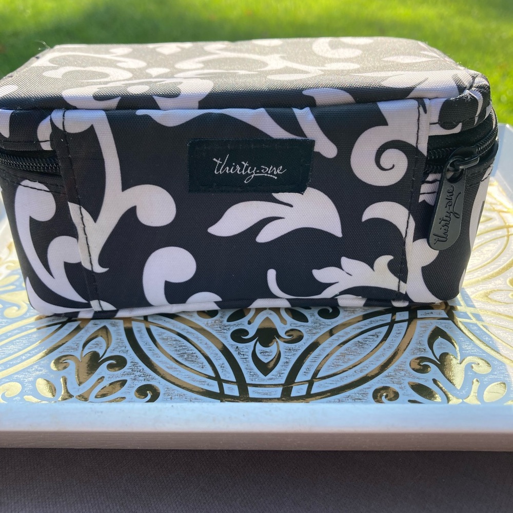 Thirty-one small bag.